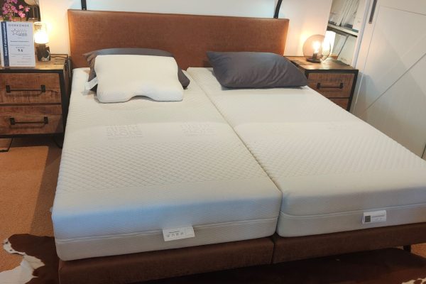 City_chique_Actie_tempur_beddenspecialist_bollenstreek_goodnight_kelto_bed_boxspring_auping_korting_slaapkamer_businessclass_boxspringmetbergruimte_bergruimte_boxspring_TEMPUR_kussen